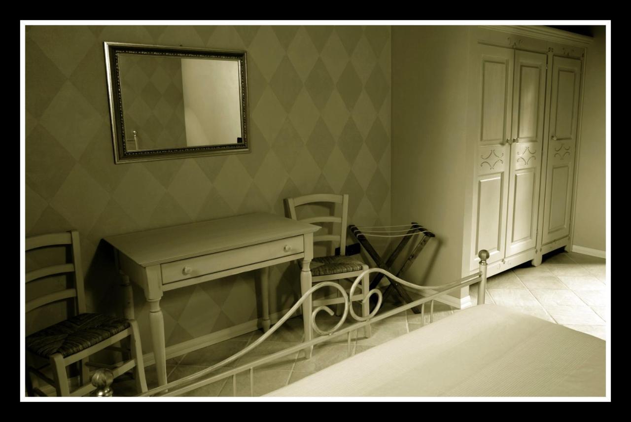 Villa Scati Bed And Breakfast Melazzo Zimmer foto